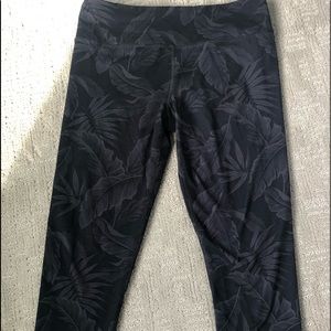 Glyder Midcalf workout leggings.